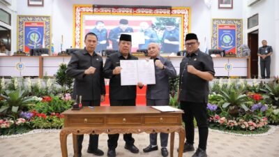 Hadiri Rapat Paripurna, Gubernur Hidayat Sebut dari Rakyat Untuk Rakyat